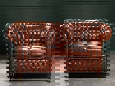 İkinci el Chesterfield eşyalarını satmak isteyenler için kapsamlı bir rehber. Değerlendirme adımları, satış ipuçları ve alıcı beklentileri.